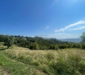 SAMOBOR (VRHOVČAK) - GRAĐ. ZEMLJIŠTE 1395m2 + 32 309m2 poljoprivredno - cover