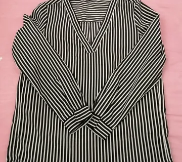 Nova crno/bijela bluza - cover