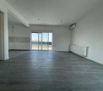 RUDEŠ: PREKRASAN PENTHOUSE 94M2 ; TRI TERASE + VPM - cover