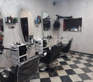 AVENIJA DUBRAVA-dvorišni lokal, opremljen za frizerski salon, 30 m2 - cover