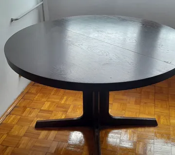 Okrugli drveni stol - cover