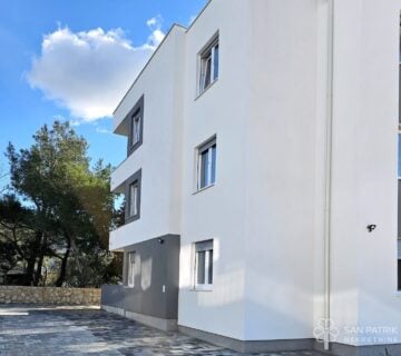 Novogradnja - otok Pag: Moderan 3-S apartman (67 m2) - bazen i parking - cover