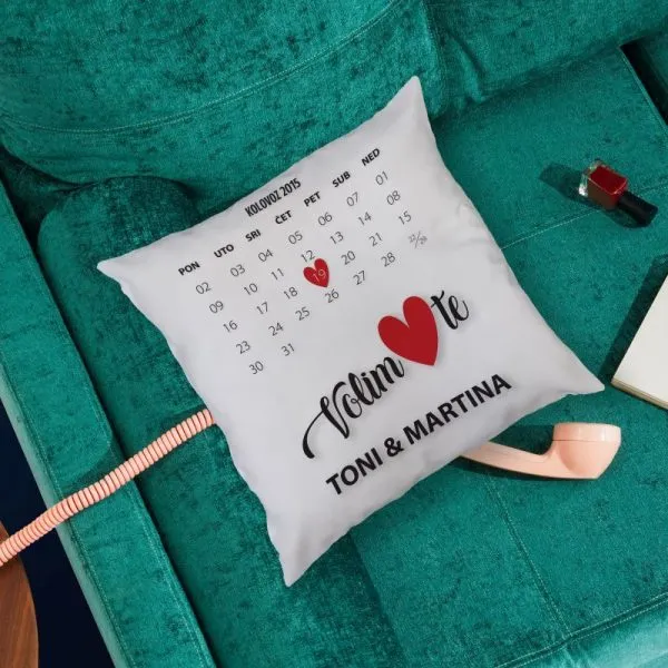Personalizirani jastučić za voljenu osobu s obilježenim datumom - cover