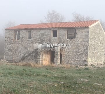 Poreč okolica, stara istarska kuća s imanjem od 52.800 m2 - cover