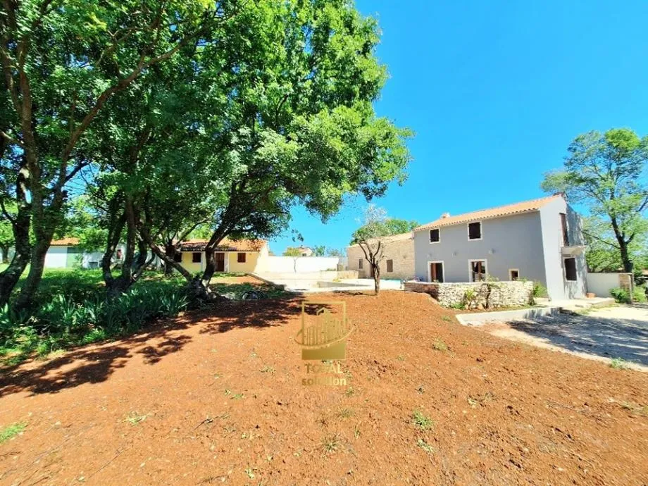 Istra, Barban, 1.5km od mora, kuće 200 m2 sa bazenom, okućnica 1640 m2 - cover