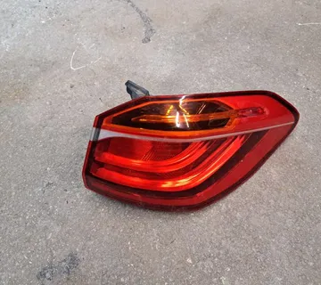 BMW 2 F46 ZADNJA DESNA LAMPA - cover