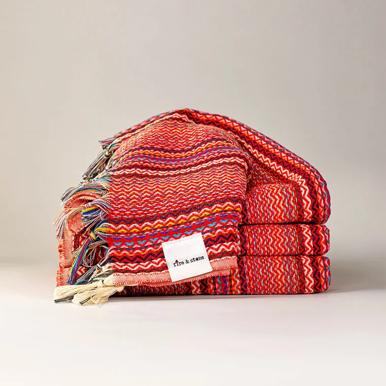 Peshtemal Azure, Scarlet - cover