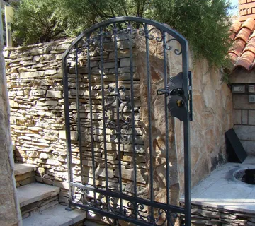 VRATA 2 - cijena na upit - cover