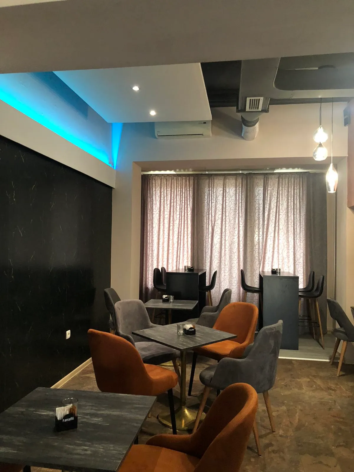 CAFFE BAR 110 m2 - ZAPREŠIĆ -STROGI CENTAR - cover