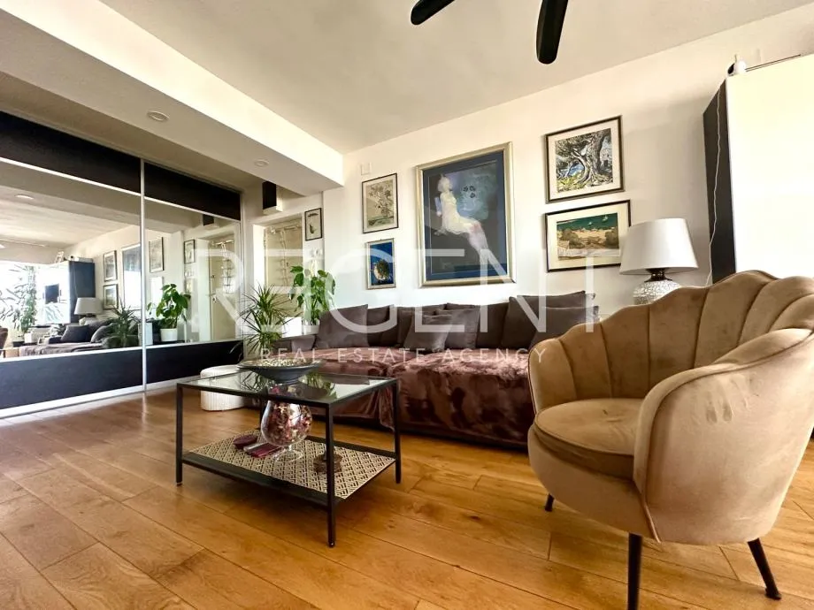 Split, Bačvice - Trosoban stan blizu centra - cover