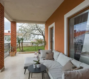 Apartman Zomzi - cover