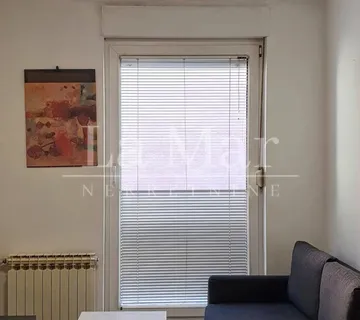 Trešnjevka- kod kazališta Trešnja, 2003.g. gradnje - cover