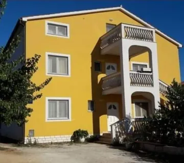 Stanovi za najam Monvidal i Veli vrh - cover