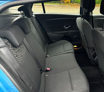 Renault Megane Grandtour - cover