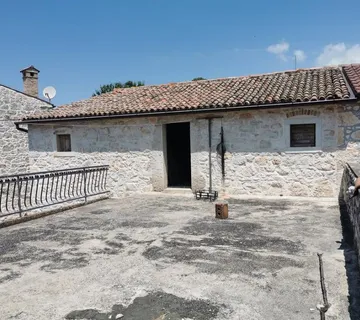 VRSAR 7 KM-KAMENA KUĆA NA PRODAJI (prodaja) - cover