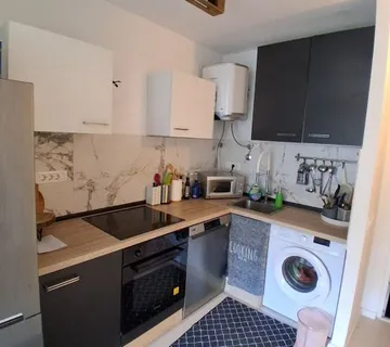 ČERVAR PORAT-RENOVIRANI STAN NA PRODAJI 1 KAT (prodaja) - cover