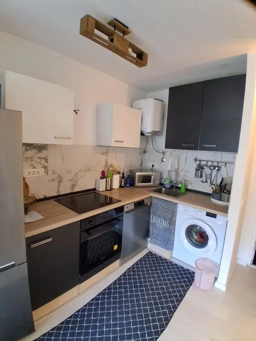 ČERVAR PORAT-RENOVIRANI STAN NA PRODAJI 1 KAT (prodaja) - cover