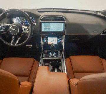 JAGUAR XE R-DYNM SE 2.0 204HP A8 MHEV - cover