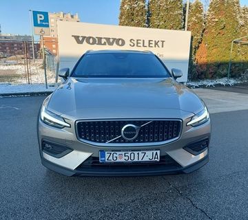 VOLVO V60 CROSS COUNTRY B4(D) AWD-A ADVANCED BRIGHT - cover