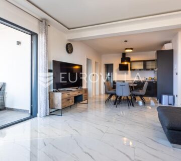 Vodice, Srima prekrasan penthouse, 50 metara od mora - cover
