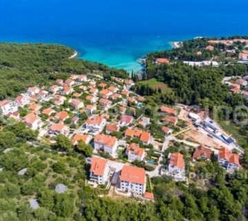 Brač, Supetar, građevinsko zemljište 3.000 m2, prodaja - cover