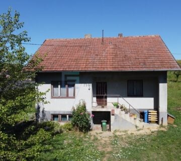 Kuća prodaja KRIŽ na parceli od 15440 m2 u građevinskoj zoni - cover