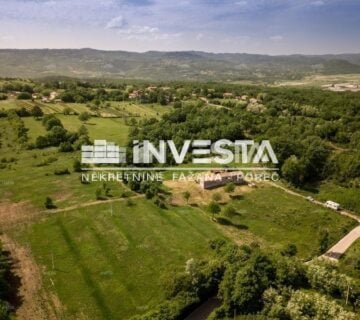 Istra, Kršan, Stancija sa kamenom istarskom kućom, 43.460 m2 zemljišta - cover