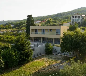 Istra, luksuzna vila s bazenom i pogledom na more – idealna nekretnina - cover