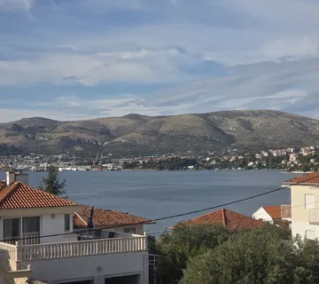 Prekrasan stan s otvorenim pogledom na more, Okrug Gornji! - cover