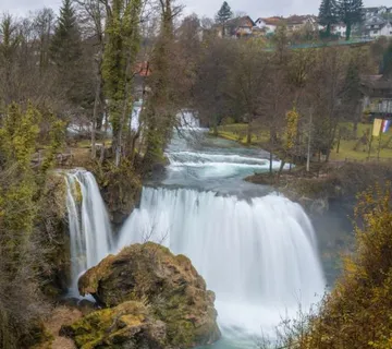 Perspektivno zemljište, SLUNJ okolica, 378000 m2 - cover