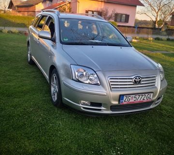 Toyota avensis 1,8, 1500e - cover