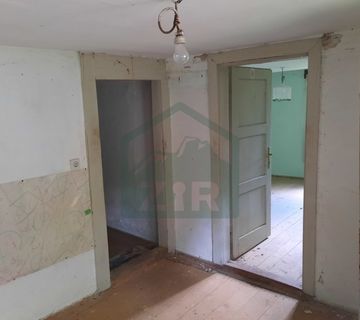 SNIŽENO! Građevinsko i poljoprivredno zemljište u Perušiću 3818 m² i stara lička kuća! ( PRODANO ) - cover
