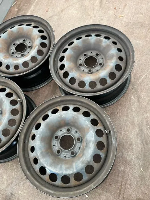 Čelične felge 16'' rupe 5x112, 4 kom + Ratkape Mercedes - cover