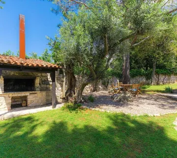 UMAG- VILA NA PRODAJU 800 M OD PLAŽE (prodaja) - cover