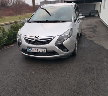 Opel zafira  - cover