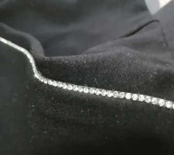 Crne tajice/hlače s cirkonima - cover