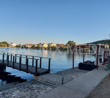 Pašman-građ.zemljište 3000 m2! 60 M DO MORA! - cover