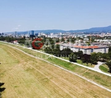 Zagreb, Savica, poslovni prostor 106 m2, parking - cover