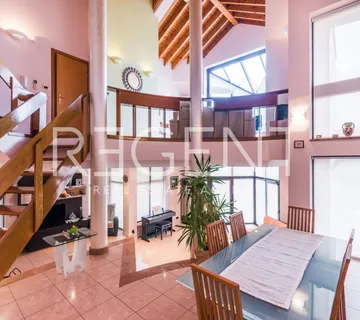 Zagreb, Podsljeme - obiteljska kuća u zelenoj oazi Gračana - cover