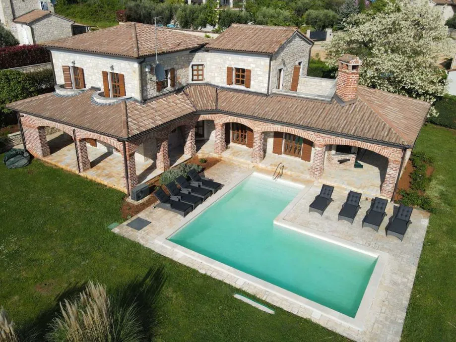 Kuća: Poreč, 257.00 m2, Kamena Villa sa Bazenom u Okolici Poreča - cover