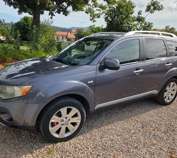 Mitsubishi outlander 2.4 plin 4x4 - cover