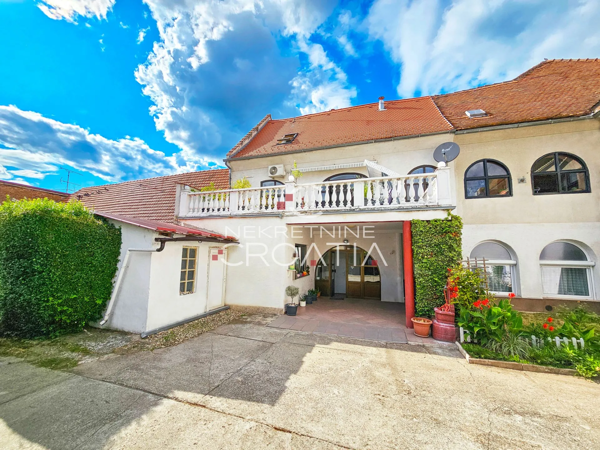 EKSKLUZIVNO, CENTAR, POSLOVNI PROSTOR I KUĆA - cover