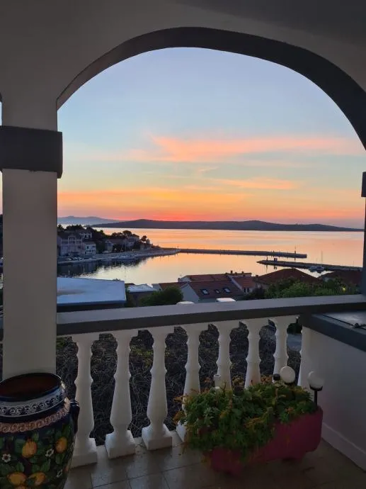 Kuća: Sali, 470.00 m2 (prodaja) - cover