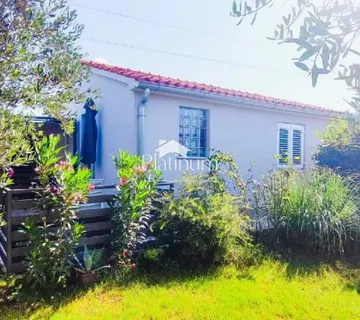 Pula, Škatari, legalizirana vikendica 40 m2 - cover