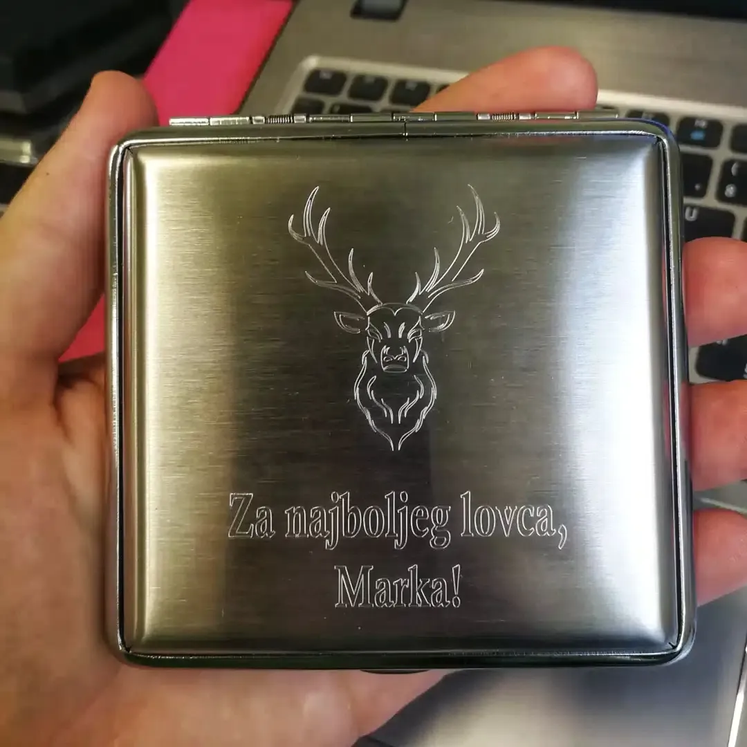 Tabakera s graviranjem - cover