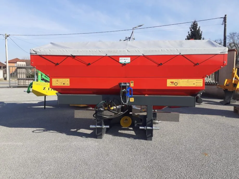 RASIPAČ UMJETNOG GNOJIVA 2200L "PROFI" - cover