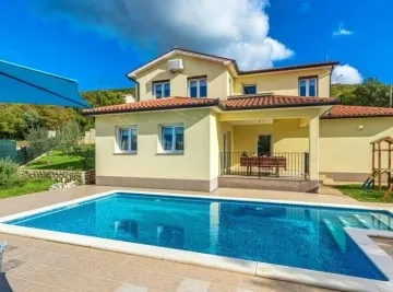 Kuća za odmor s bazenom u okolici Labina – privatnost i udobnost- prodaja - cover