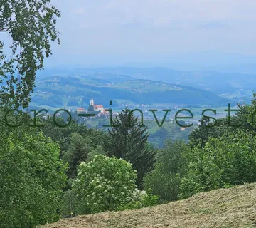 Impresivan pogled, zen, usred zelenila na brijegu, bajka HR. zagorja - cover
