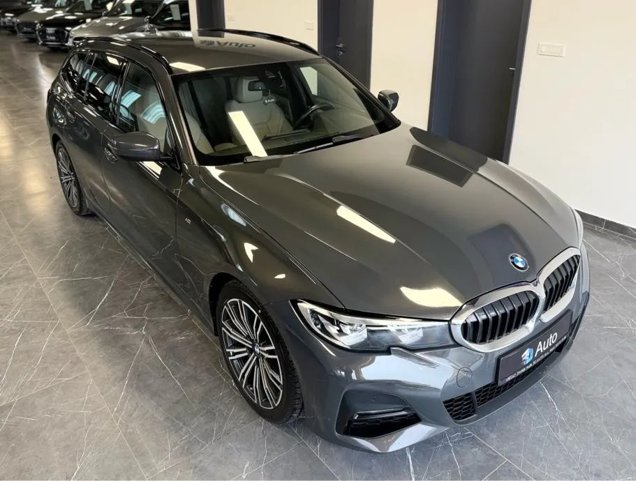 BMW 320d xDrive •M paket,Navi,Ambilight,Kamera,Mem.sjedala• - cover
