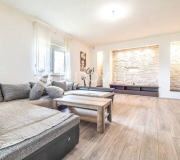 Zagreb, Hrašće Turopoljsko nedovršena kuća NKP 400 m2 s okućnicom cca 700 m2 - cover